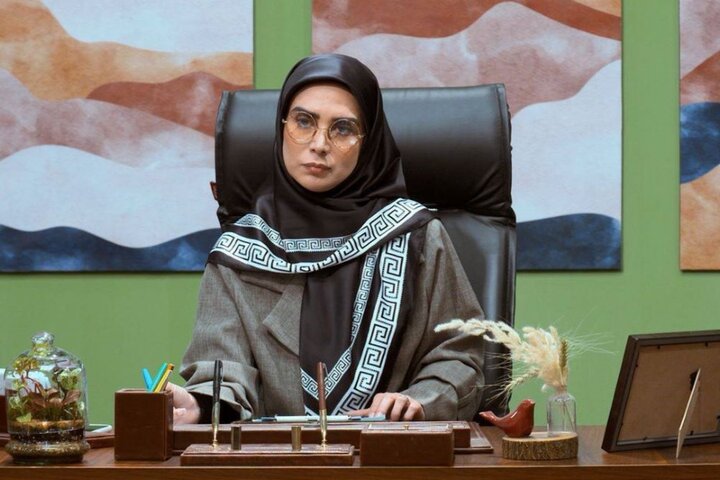 تفاوت نقش در ۲سریال با پخش همزمان؛ بازی در تئاتر و تصویر مکمل هم هستند