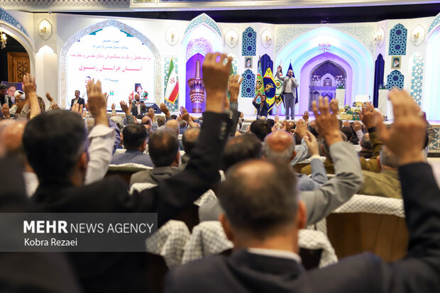 مراسم تجلیل از پیشکسوتان جهاد و مقاومت در مشهد