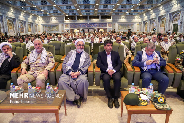 مراسم تجلیل از پیشکسوتان جهاد و مقاومت در مشهد
