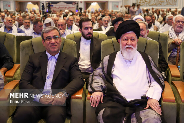 مراسم تجلیل از پیشکسوتان جهاد و مقاومت در مشهد