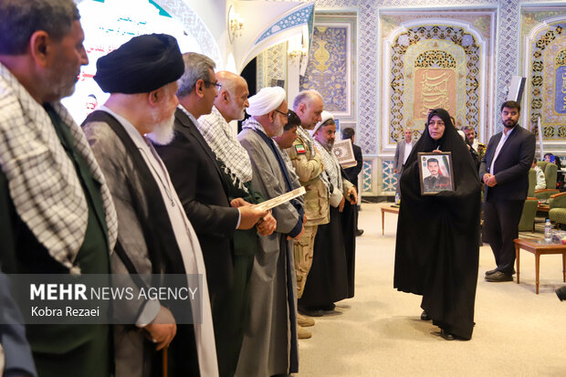 مراسم تجلیل از پیشکسوتان جهاد و مقاومت در مشهد
