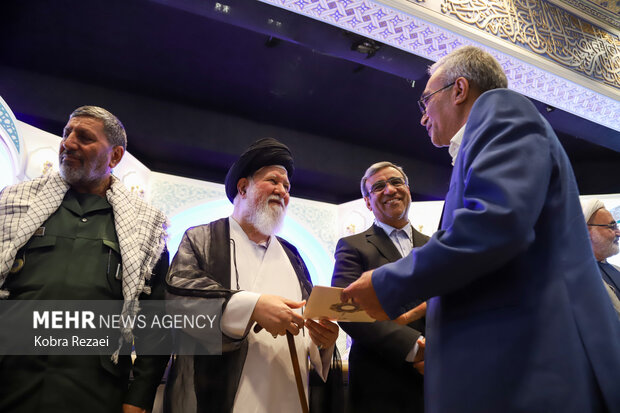 مراسم تجلیل از پیشکسوتان جهاد و مقاومت در مشهد