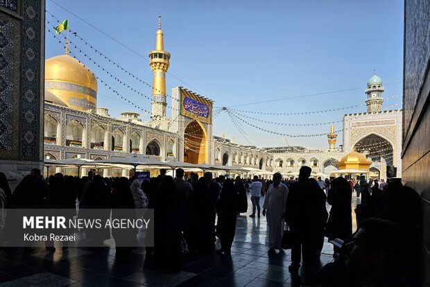 روز میلاد امام حسن عسکری(ع) در حرم امام رضا(ع)