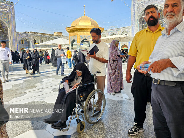 روز میلاد امام حسن عسکری(ع) در حرم امام رضا(ع)