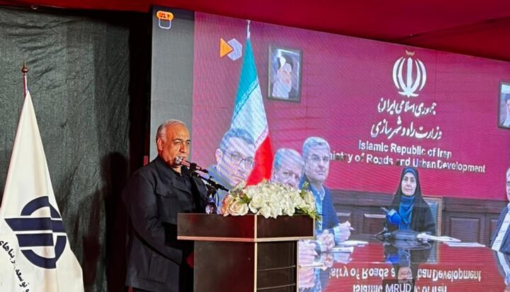 عملیات ریل‌گذاری راه‌آهن کرمانشاه - خسروی آغاز شد