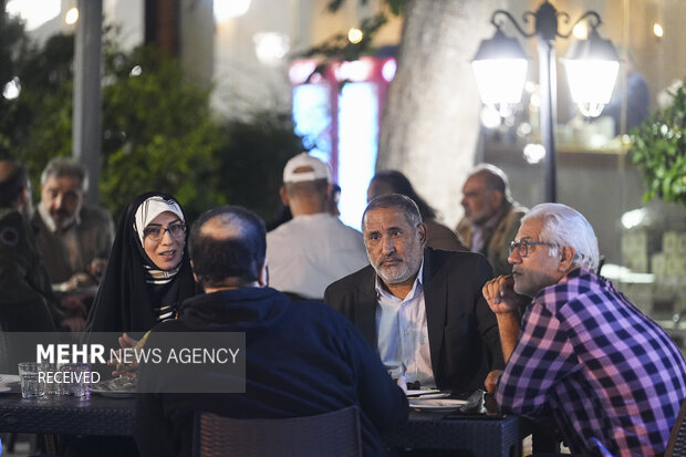 نخستین نشست «دیدار ماه»