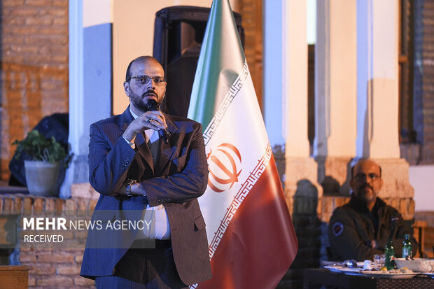 نخستین نشست «دیدار ماه»