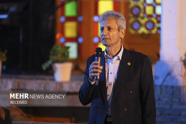 نخستین نشست «دیدار ماه»