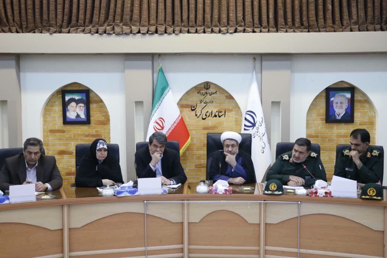 امام جمعه کرمان:شهیدسلیمانی نماد انسجام ملی و تقویت سرمایه اجتماعی است امام جمعه کرمان:شهیدسلیمانی نماد انسجام ملی و تقویت سرمایه اجتماعی است