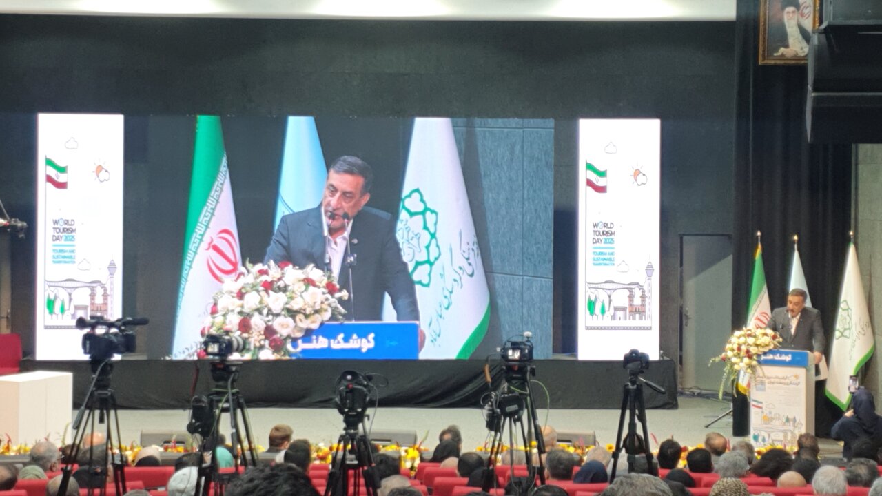 قائم‌پناه: برای استاندارد سازی خدمات گردشگری بکوشید