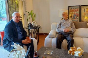 عیادت رئیس فدراسیون فوتبال از پیشکسوت پرسپولیس