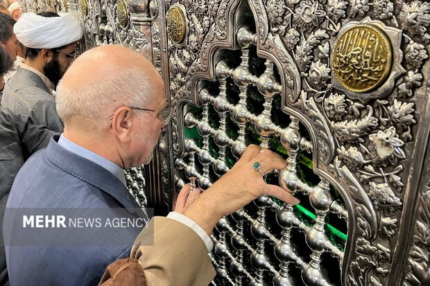 قاليباف يزور مرقد السيدة المعصومة (ع) المقدس