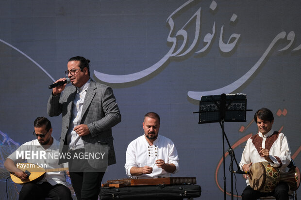 همایش پیاده روی و ورزش همگانی بازنشستگان
