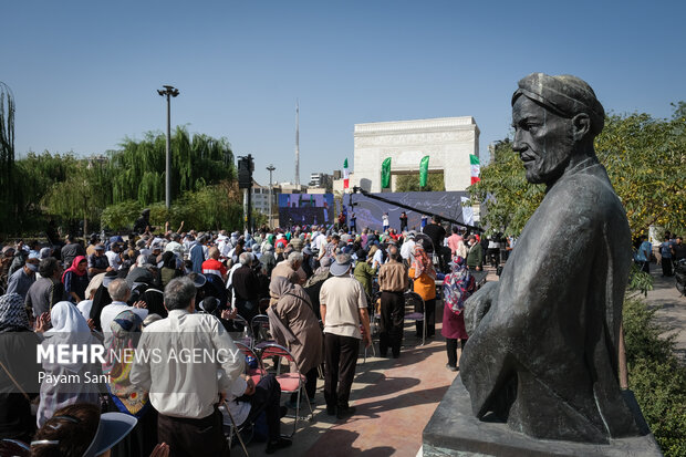 همایش پیاده روی و ورزش همگانی بازنشستگان