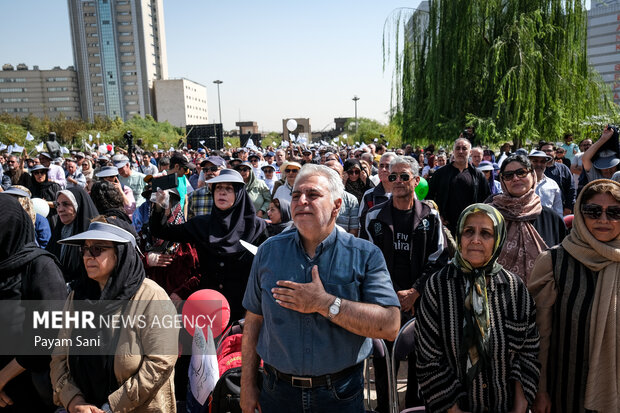 همایش پیاده روی و ورزش همگانی بازنشستگان