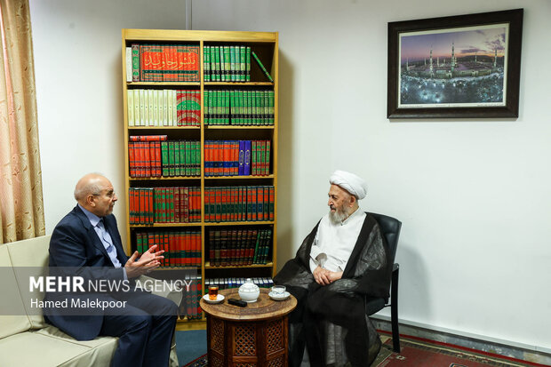 دیدار محمدباقر قالیباف رئیس مجلس شورای اسلامی و آیت‌الله شیخ جعفر سبحانی از مراجع عظام تقلید