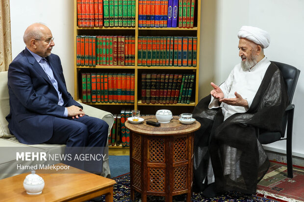 دیدار محمدباقر قالیباف رئیس مجلس شورای اسلامی و آیت‌الله شیخ جعفر سبحانی از مراجع عظام تقلید