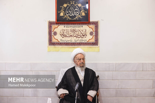 دیدار محمدباقر قالیباف رئیس مجلس شورای اسلامی و آیت‌الله ناصر مکارم شیرازی از مراجع عظام تقلید