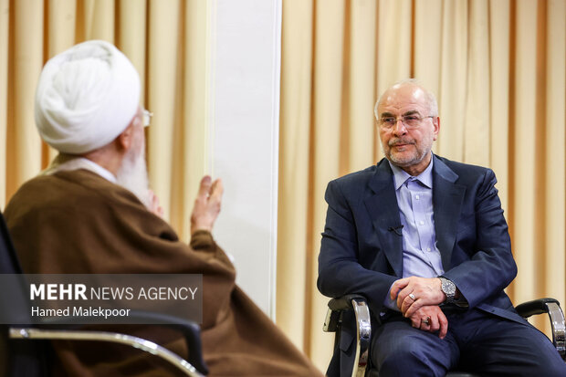 دیدار محمدباقر قالیباف رئیس مجلس شورای اسلامی و آیت‌الله عبدالله جوادی آملی از مراجع عظام تقلید