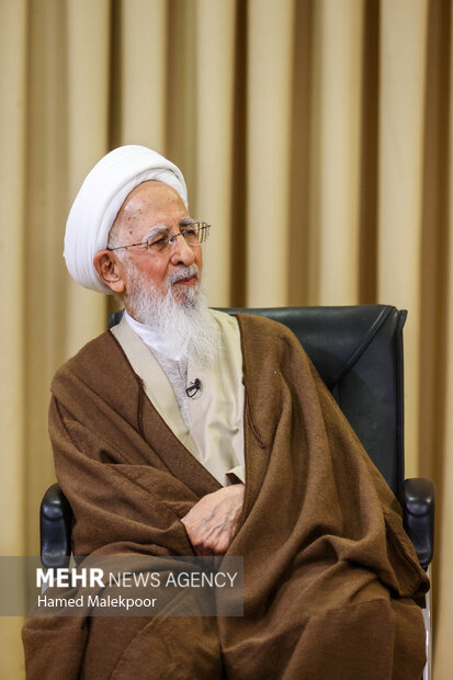 دیدار محمدباقر قالیباف رئیس مجلس شورای اسلامی و آیت‌الله عبدالله جوادی آملی از مراجع عظام تقلید