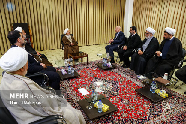 دیدار محمدباقر قالیباف رئیس مجلس شورای اسلامی و آیت‌الله عبدالله جوادی آملی از مراجع عظام تقلید