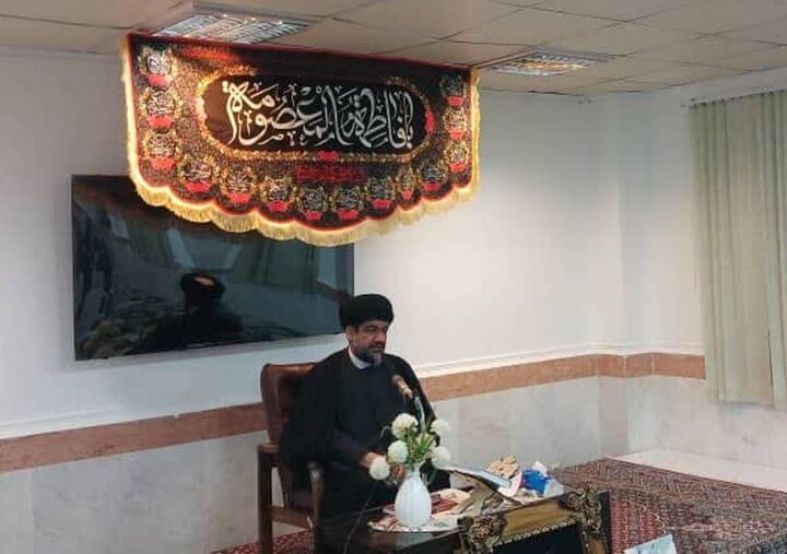حضرت معصومه (س) الگویی برای زنان و دختران جامعه است حضرت معصومه (س) الگویی برای زنان و دختران جامعه است