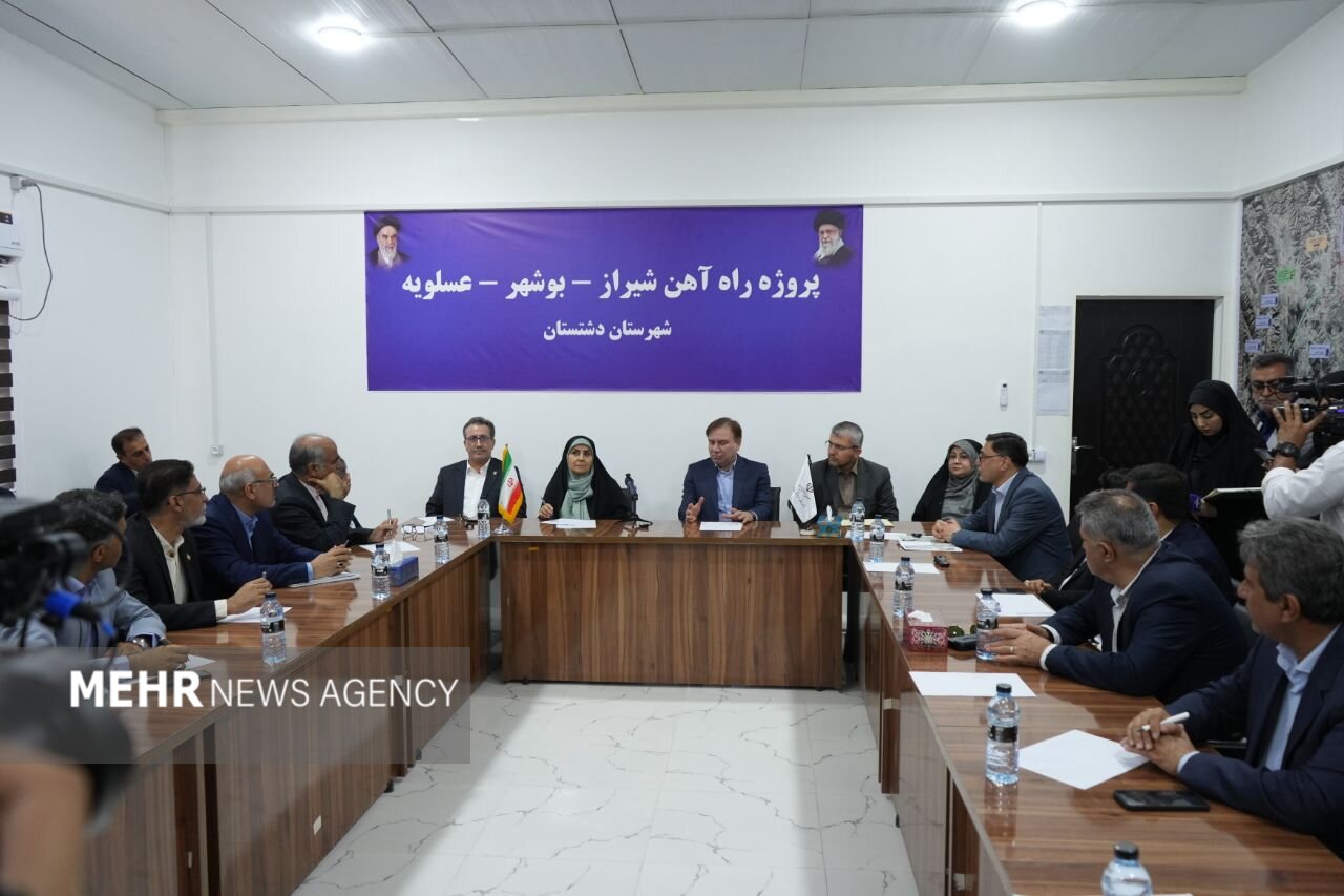 زارع: راهآهن شیراز- بوشهر تا ۵ سال آینده تکمیل شود زارع: راهآهن شیراز- بوشهر تا ۵ سال آینده تکمیل شود