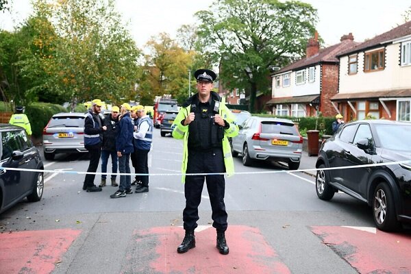 4 injured after car attack near Manchester synagogue