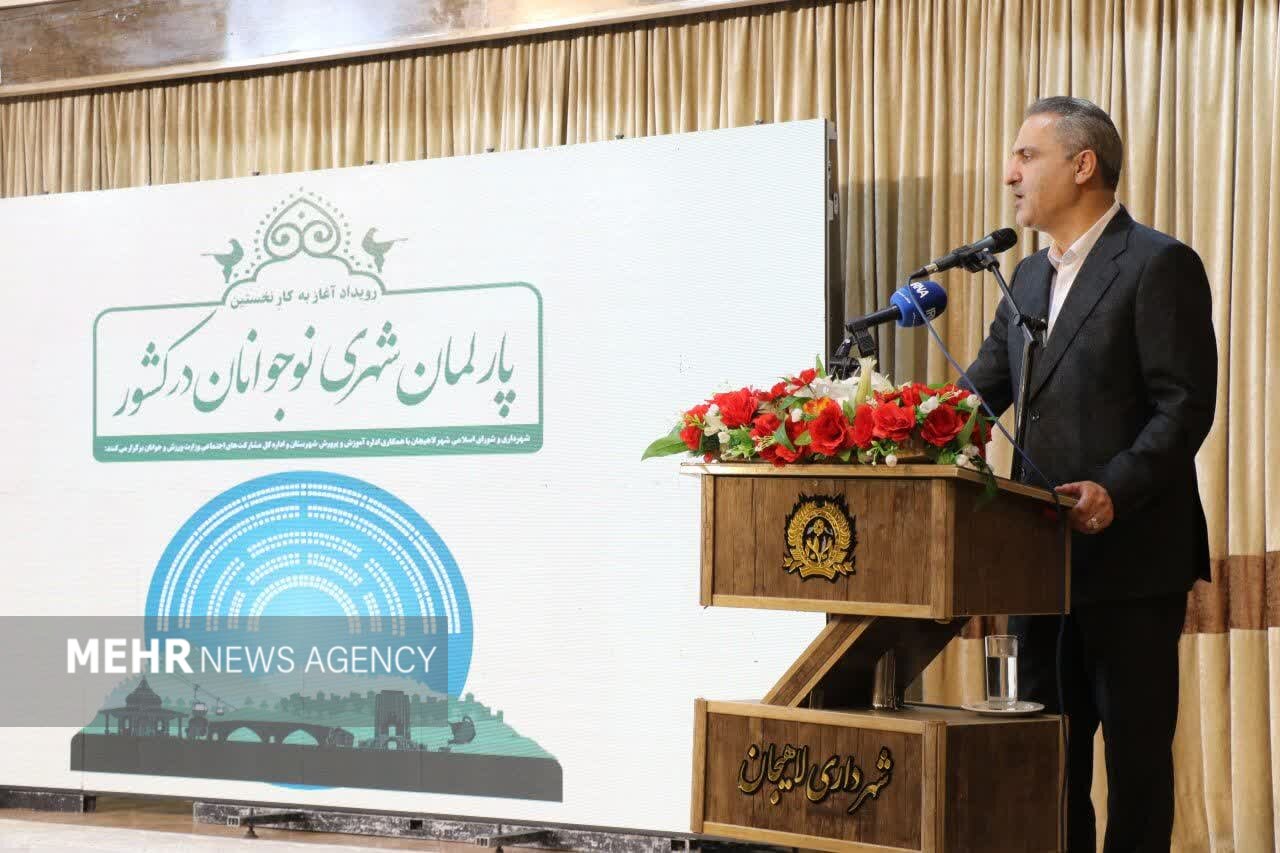 خوشحال: فرزندان ما باید در حل مسائل شهری نقش‌آفرین شوند