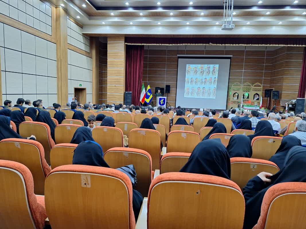 جانشین سپاه بوشهر: استقامت و ولایتمداری رمز پیروزی بر دشمنان است