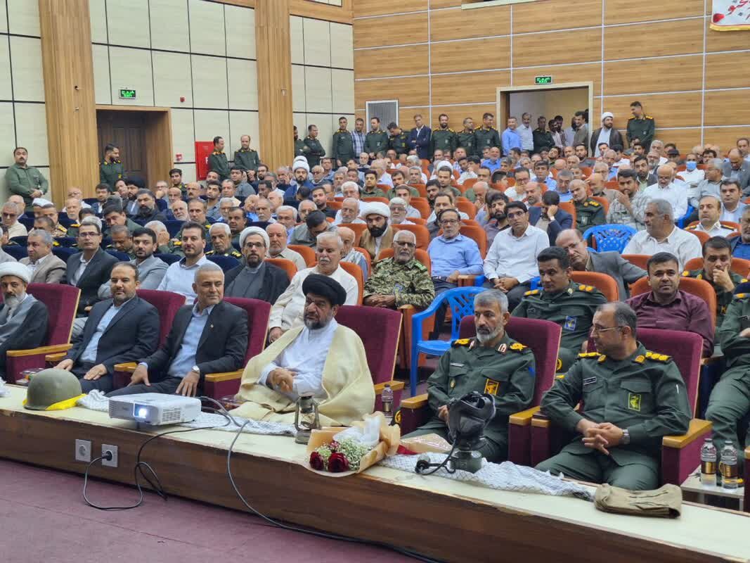 امام جمعه گناوه: همه باید برای حفظ اتحاد مقدس در جامعه تلاش کنند