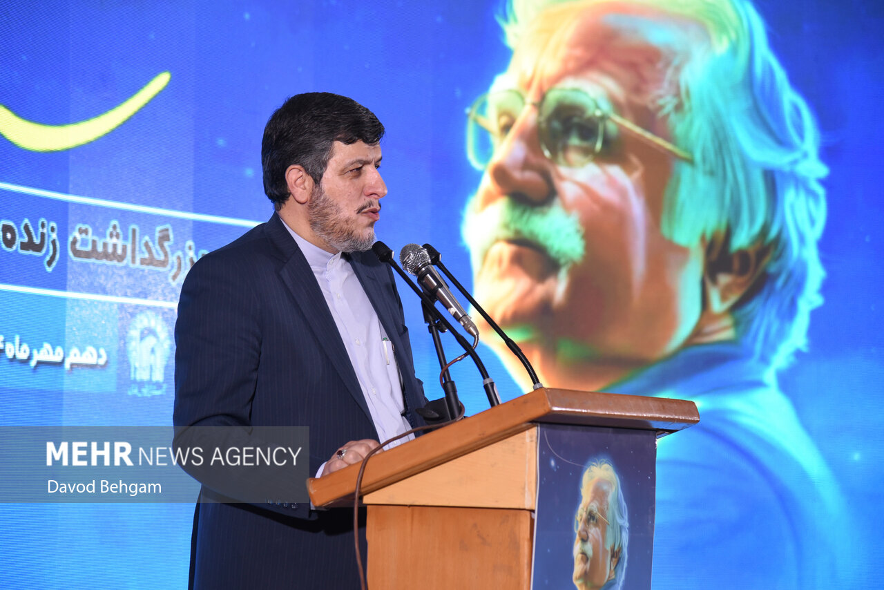 طالبی: آثار استاد فرشچیان تجسمی از معارف حضرت رضا(ع) و اهل بیت است طالبی: آثار استاد فرشچیان تجسمی از معارف حضرت رضا(ع) و اهل بیت است