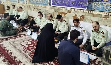برپایی میز خدمت به مناسبت هفته نیروی انتظامی در آستانه اشرفیه