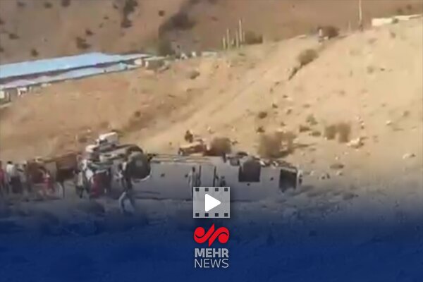 سقوط اتوبوس در جاده دماوند با ۴ فوتی سقوط اتوبوس در جاده دماوند با ۴ فوتی
