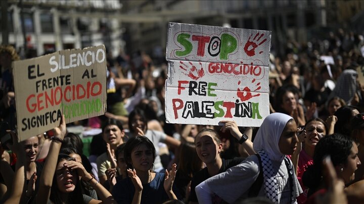 VIDEO: Students in Madrid hold rally in support for Gaza
