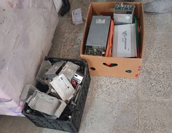 پلیس در شیروان ماینرهای پرمصرف معادل برق ۳۰ خانه را کشف کرد