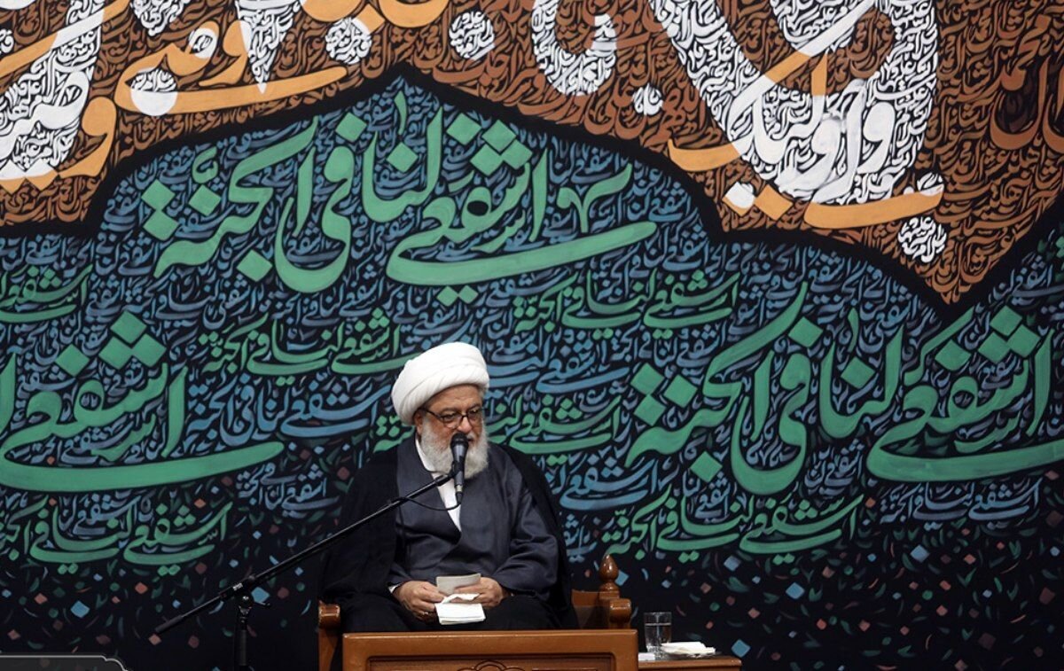 حضرت معصومه(س)محور نشر علوم دینی و الگوی زنان مؤمن در جامعه اسلامی است حضرت معصومه(س)محور نشر علوم دینی و الگوی زنان مؤمن در جامعه اسلامی است