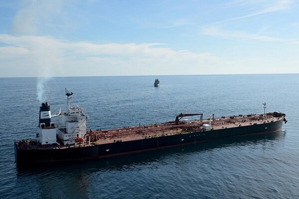 Russia-linked oil tanker stopped by France resumes voyage
