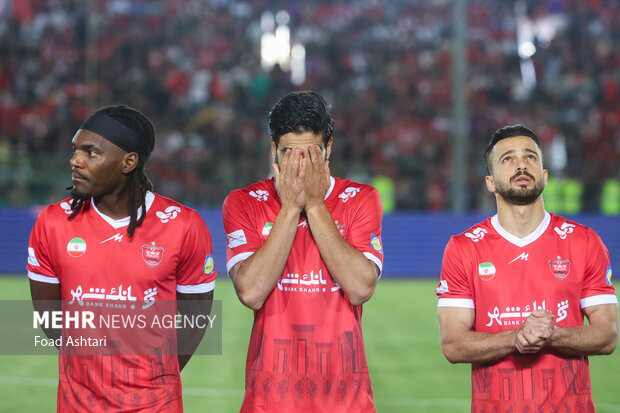 دیدار فوتبال تیم‌های پرسپولیس و گل گهر