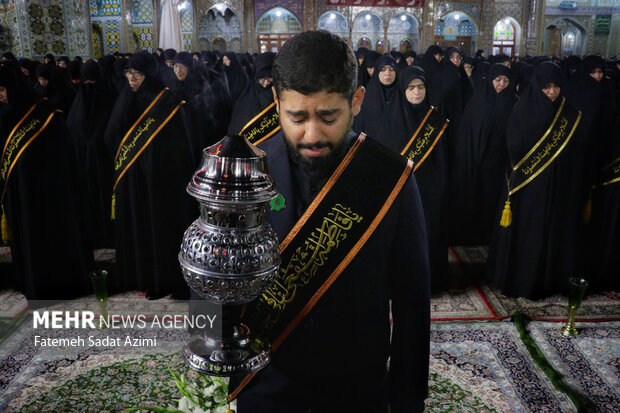 آیین شمعدان گردانی  در حرم مطهر حضرت معصومه(س)