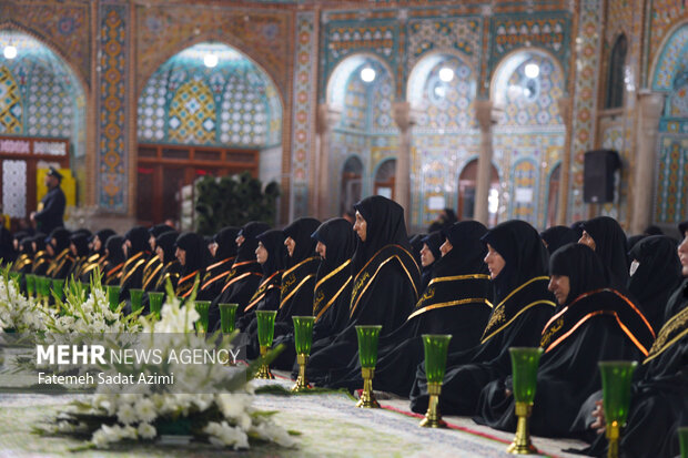 آیین شمعدان گردانی  در حرم مطهر حضرت معصومه(س)