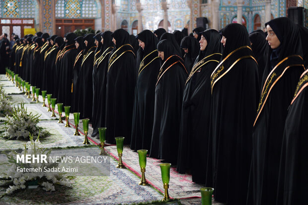 آیین شمعدان گردانی  در حرم مطهر حضرت معصومه(س)