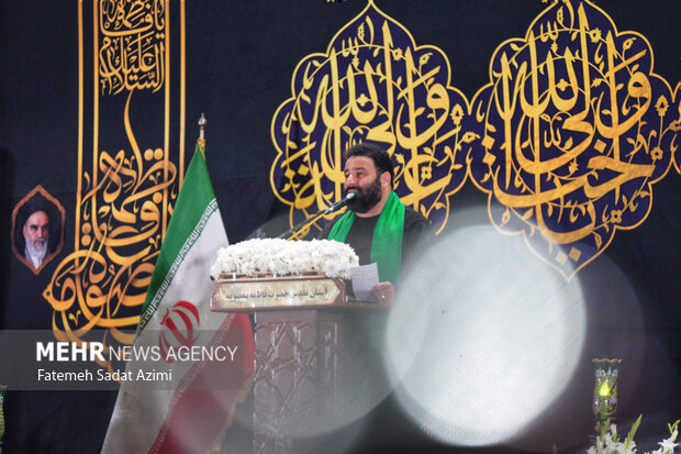 آیین شمعدان گردانی  در حرم مطهر حضرت معصومه(س)