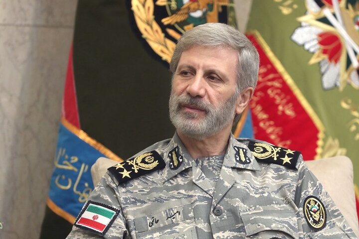 امیر حاتمی: ایستادگی کارکنان فراجا در برابر توطئه‌ها، ضامن آرامش کشوراست