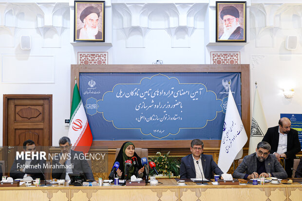 مراسم امضای قرارداد تامین ناوگان ریلی 17