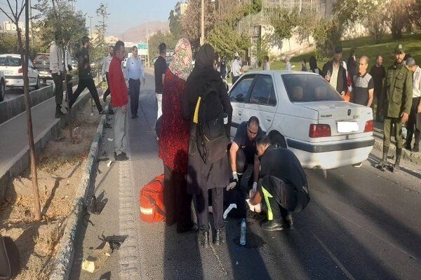تصادف خودروی سواری با ۲ موتورسیکلت ۴ مصدم برجای گذاشت