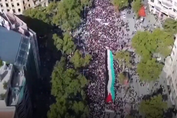Barselona’da binlerce kişi Filistin’e destek için sokaklarda