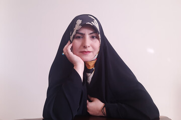 نگاهم به زنان ربطی به فمینیسم و سیاست ندارد؛ ۱۴ بار نوشتم و دور ریختم