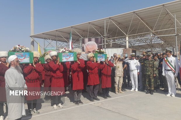 حضور پرشور مردم در استقبال از پیکر شهدای تازه تفحصشده