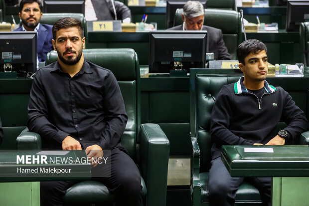 مراسم تقدیر از مدال‌آوران، کادر فنی و مسئولان تیم‌های ملی کشتی آزاد و فرنگی در مجلس